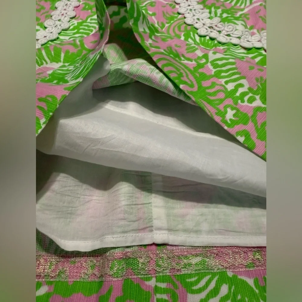 Lilly Pulitzer Green and Pink with White Lace and Pockets size 4